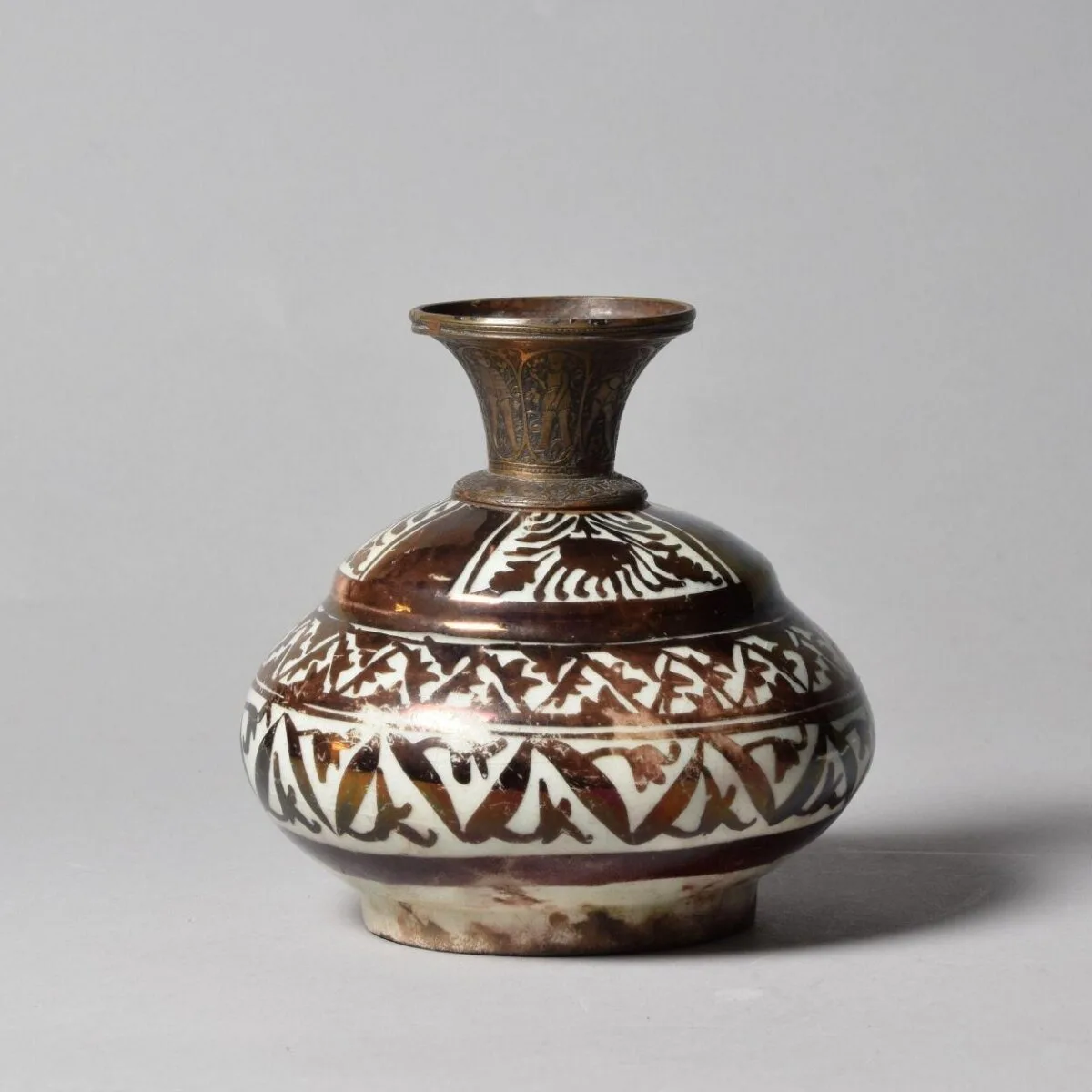 Spittoon — تصویر رکورد موزهٔ ویکتوریا و آلبرت