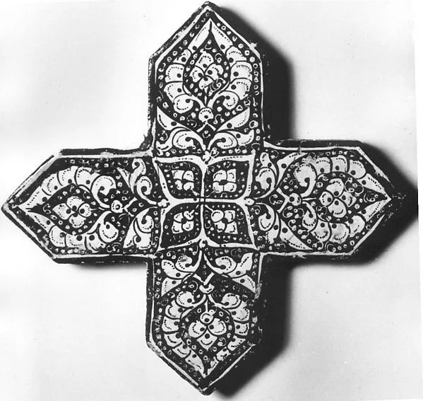 Cross-Shaped Tile — تصویر رکورد موزهٔ متروپولیتن (دسترسی آزاد)