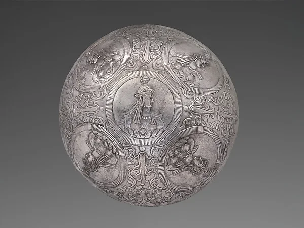 Bowl with female busts in medallions — تصویر رکورد موزهٔ متروپولیتن (دسترسی آزاد)