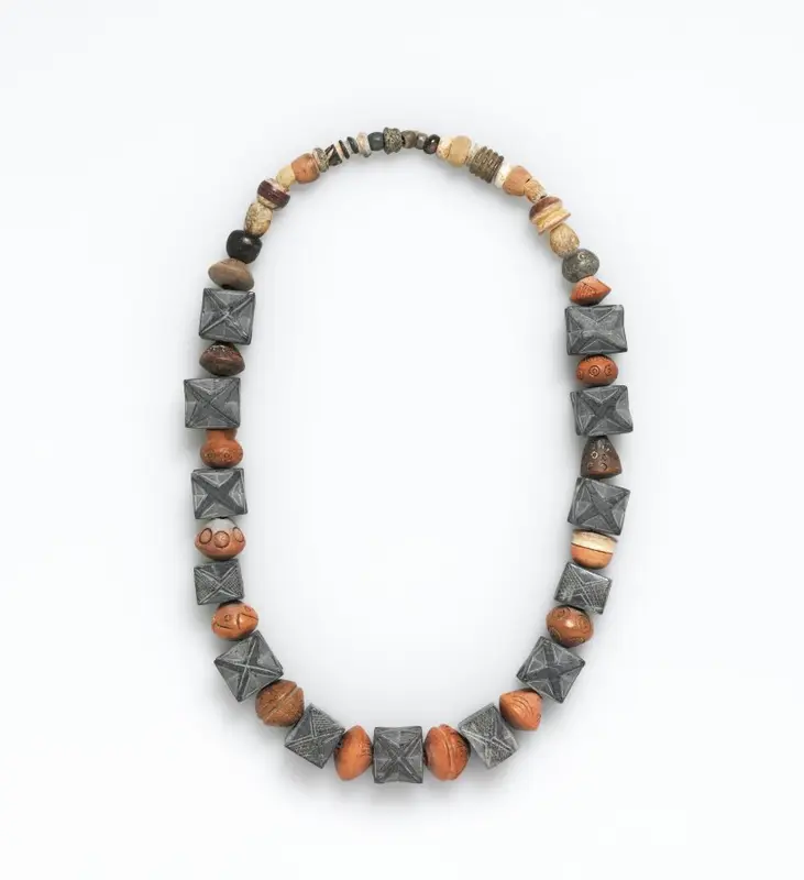Necklace — تصویر رکورد موزهٔ هنر کلیولند (دسترسی آزاد)