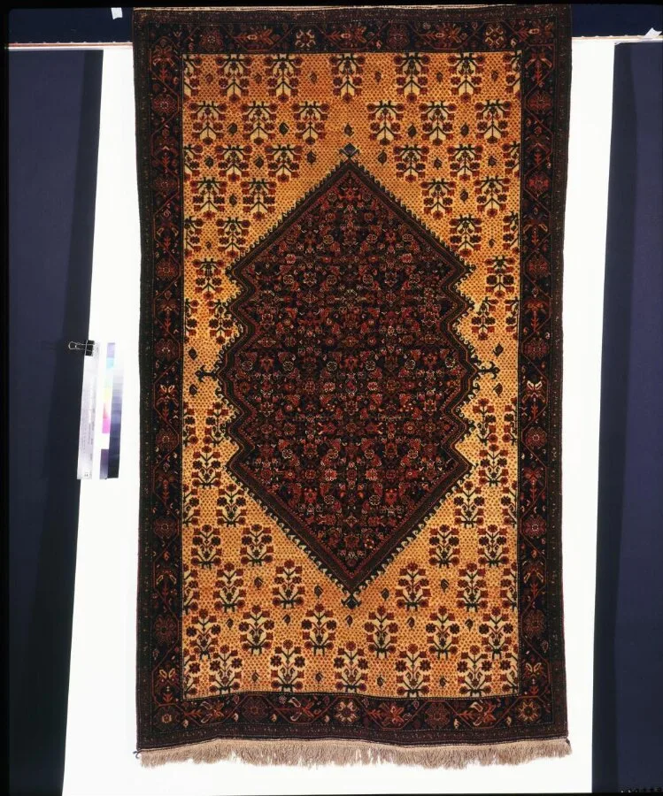 Persian carpet — تصویر رکورد موزهٔ ویکتوریا و آلبرت