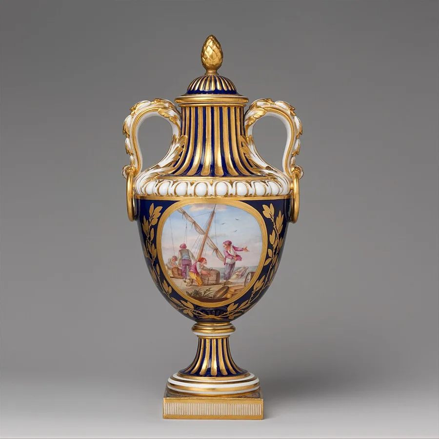 Vase with cover (vase de coté de Paris) (one of a pair) — تصویر رکورد ویکیداده