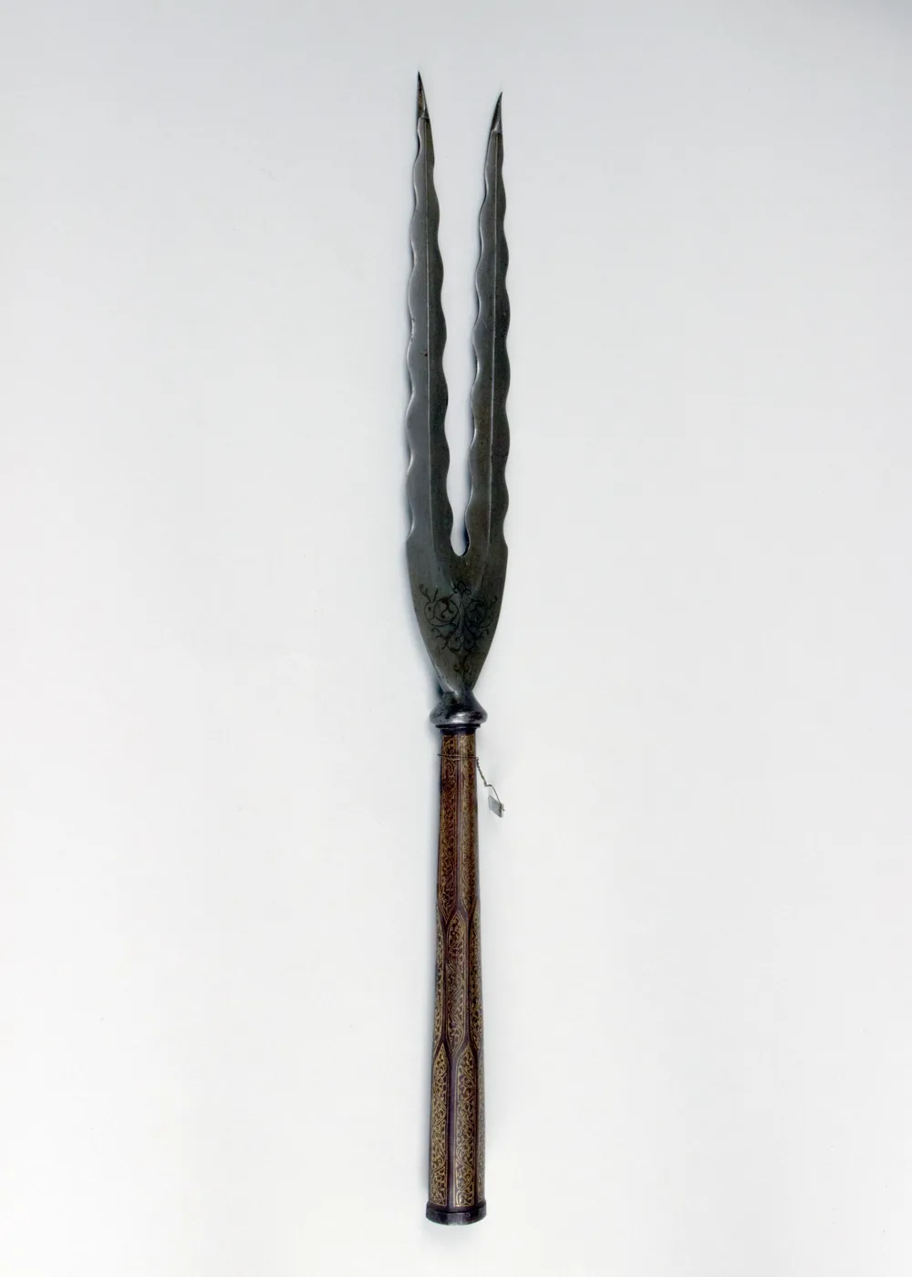 Bident Spearhead — تصویر رکورد موزهٔ متروپولیتن (دسترسی آزاد)