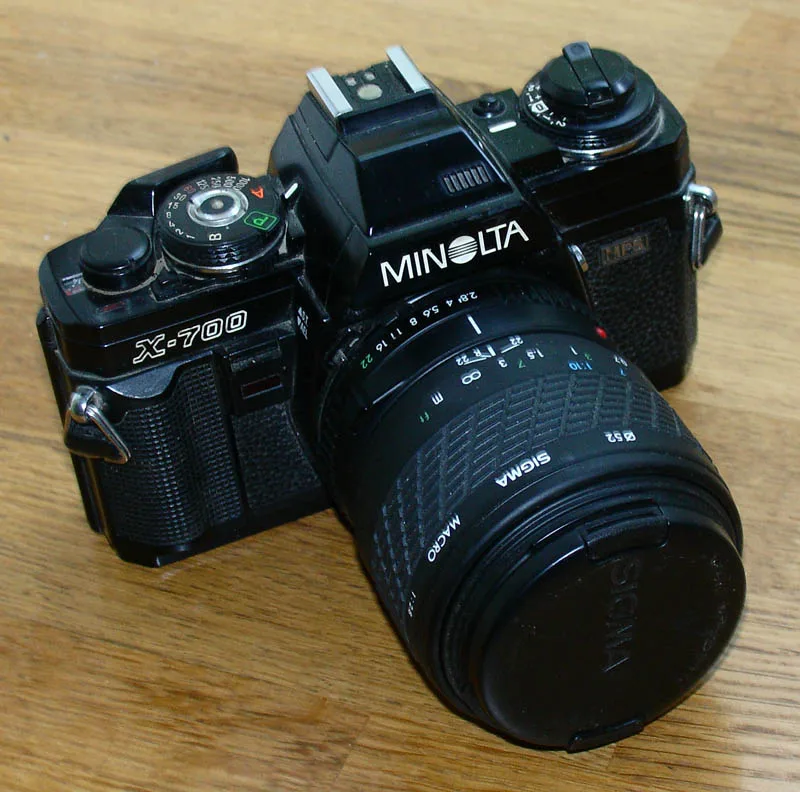 Minolta X-700 — تصویر رکورد ویکی‌داده