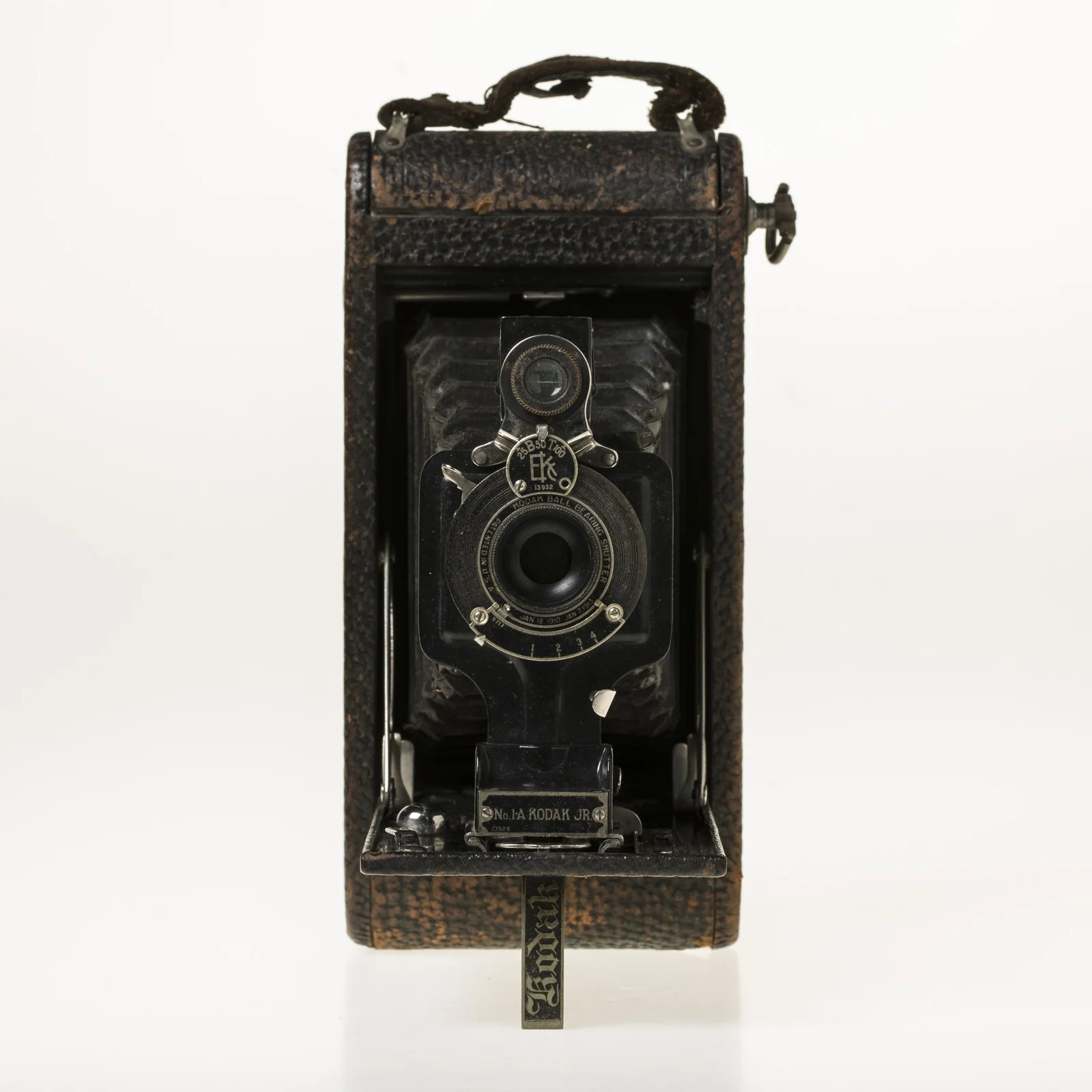 دوربین - Eastman Kodak Co.، مدل 'No. 1A Autographic Kodak Junior'، ایالات متحده، حدود ۱۹۲۰ — عکس رکورد موزههای ویکتوریا (استرالیا)