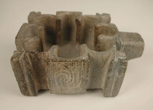 چراغ — نمای تکمیلی ثبت‌شده در رکورد موزه