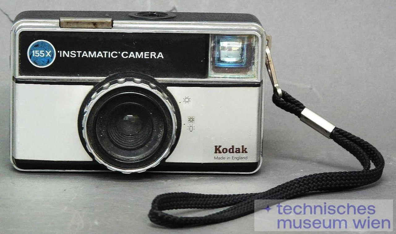 Pocketkamera Kodak 155X ''Instamatic'' Camera — تصویر رکورد یوروپیانا — شمارهٔ رکورد a865 10467a8d256a
