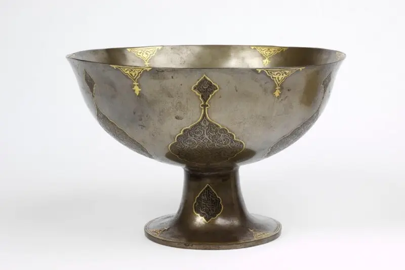 Footed bowl — تصویر رکورد موزهٔ ویکتوریا و آلبرت