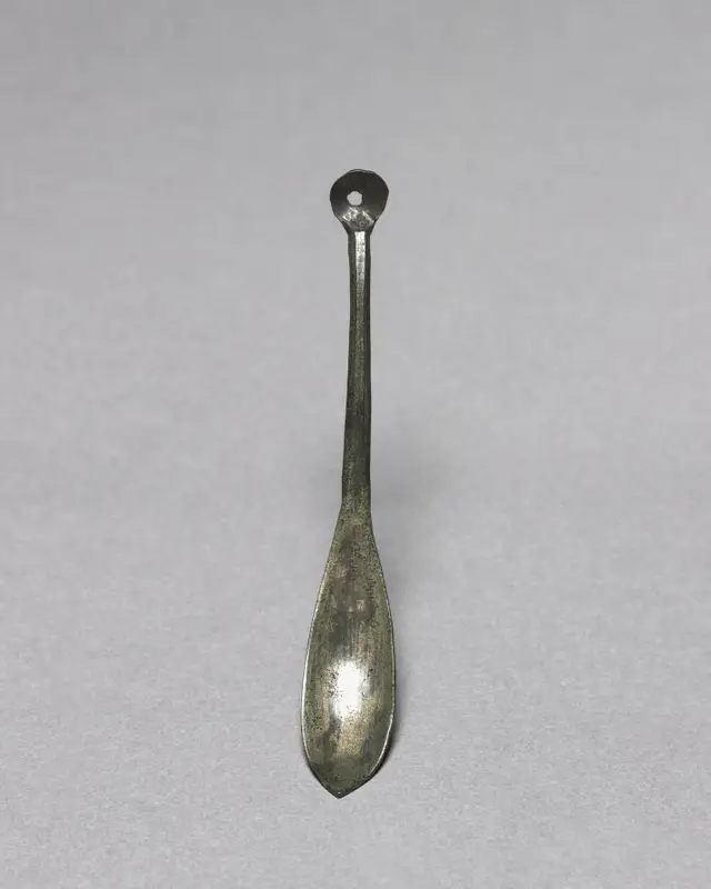 Spoon with Dual Heads — تصویر رکورد موزهٔ هنر کلیولند (دسترسی آزاد)