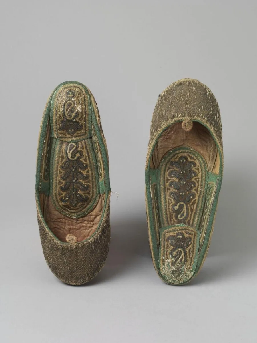 Pair of shoes — تصویر رکورد موزهٔ ویکتوریا و آلبرت