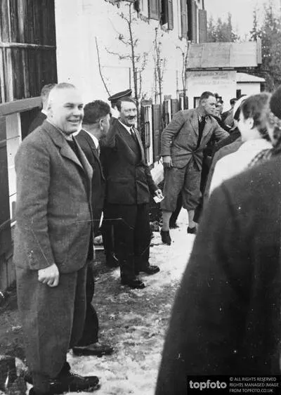 Hitler as winter sports fan — تصویر رکورد یوروپیانا