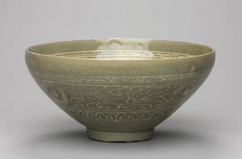 Bowl with Inlaid Waterfowl, Willow, and  Reed Design — تصویر رکورد موزهٔ هنر کلیولند (دسترسی آزاد)