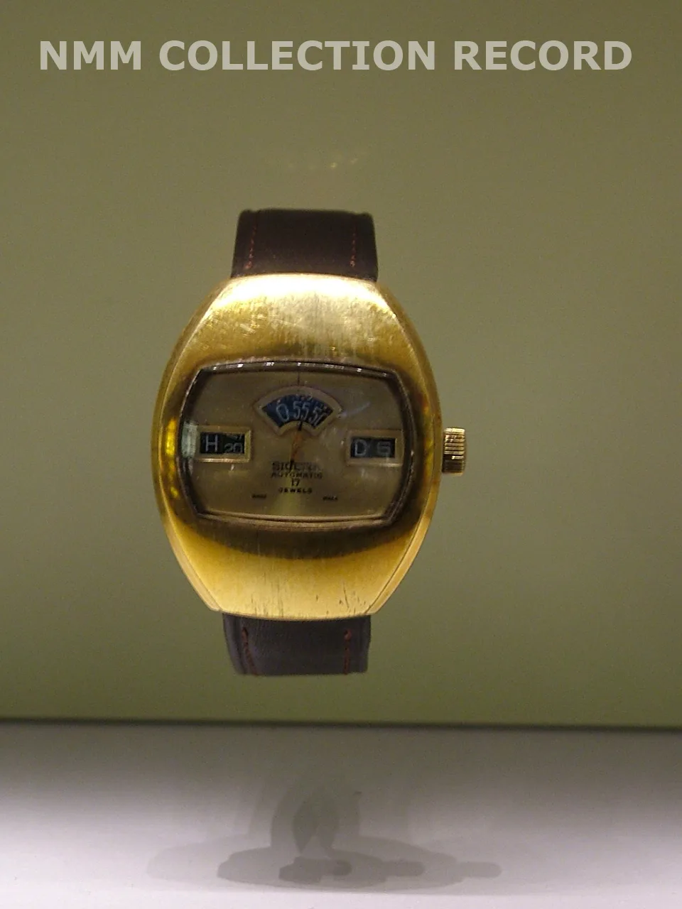 Mechanical digital wristwatch — تصویر رکورد یوروپیانا