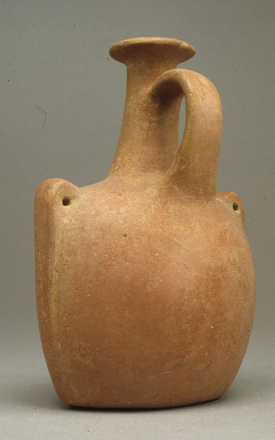 Vase with a Handle and Two Projections with Suspension Holes — تصویر رکورد ویکیداده