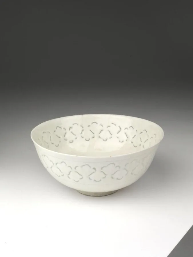 Bowl — تصویر رکورد موزهٔ ویکتوریا و آلبرت