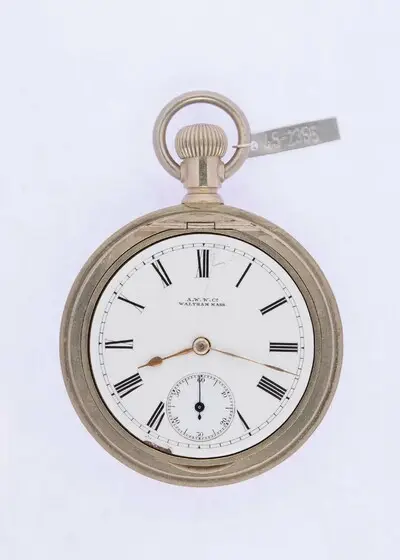 Taschenuhr A. W. W. Co., Waltham (USA), um 1905 — تصویر رکورد یوروپیانا