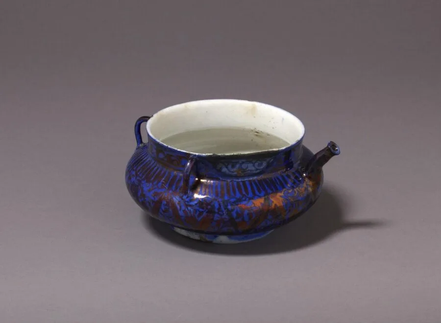 Spouted bowl — تصویر رکورد موزهٔ ویکتوریا و آلبرت