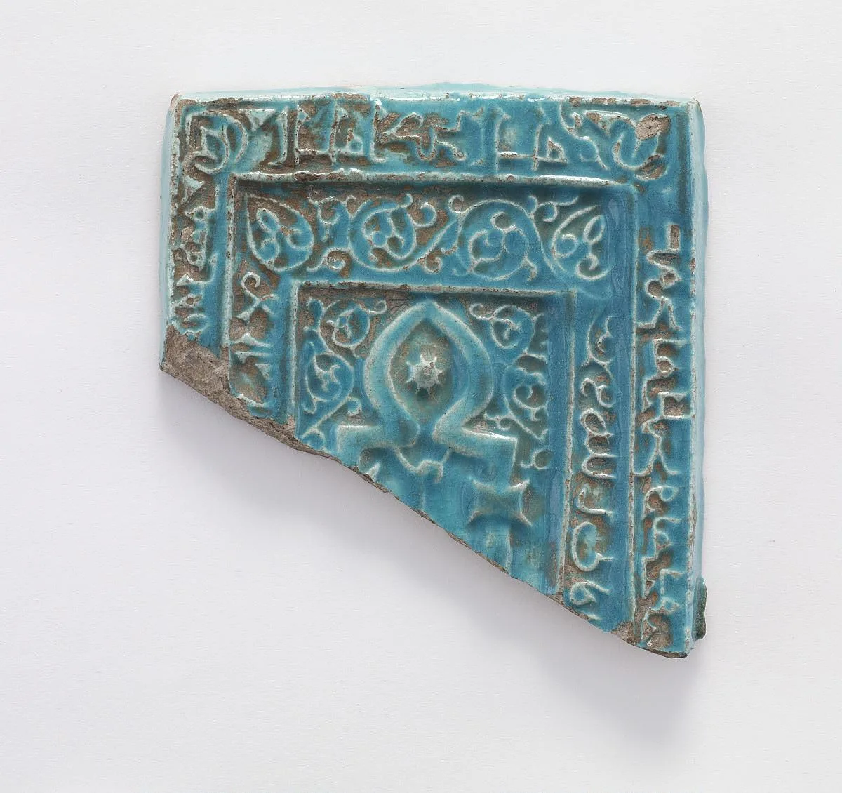 Tile fragment — تصویر رکورد موزهٔ ملی هنر آسیایی اسمیتسونیان (دسترسی آزاد)