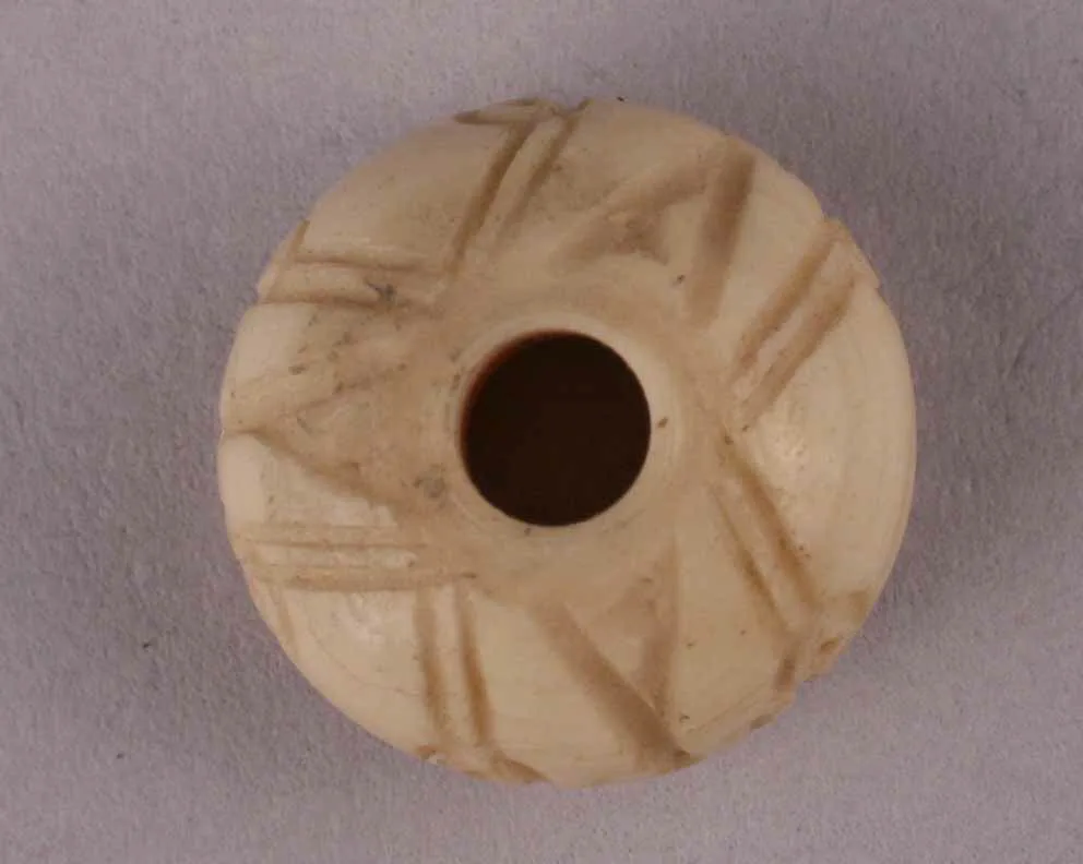 Button or Bead — تصویر رکورد موزهٔ متروپولیتن (دسترسی آزاد)