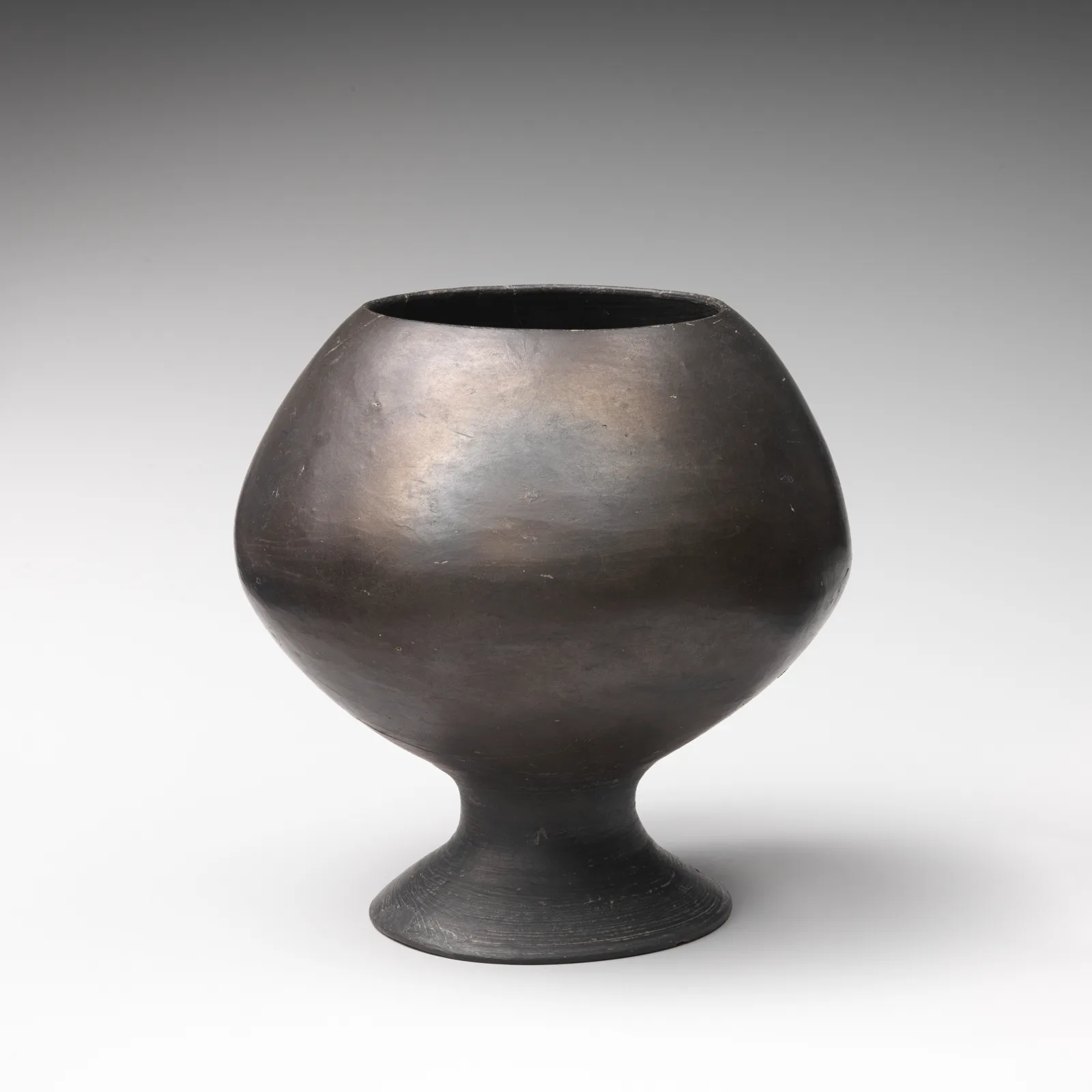 Goblet — تصویر رکورد موزهٔ متروپولیتن (دسترسی آزاد)
