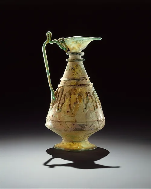 Small Glass Ewer — تصویر رکورد موزهٔ متروپولیتن (دسترسی آزاد)