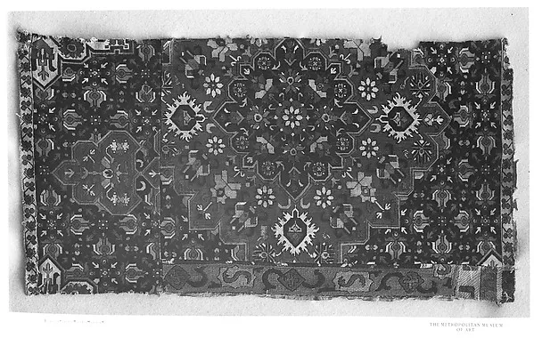 Textile Fragment — تصویر رکورد موزهٔ متروپولیتن (دسترسی آزاد)