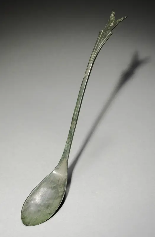 Spoon with Fish-Tail Design — تصویر رکورد موزهٔ هنر کلیولند (دسترسی آزاد)