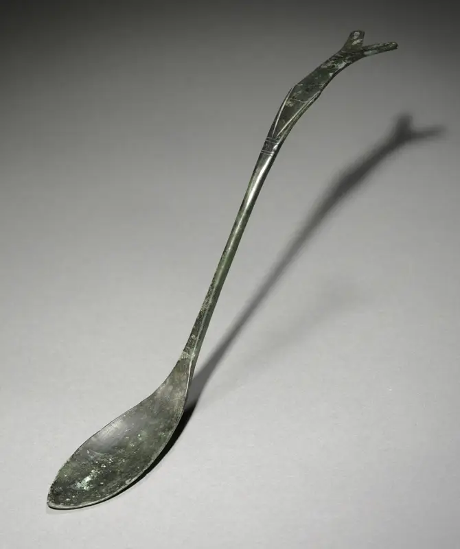 Spoon with Fish-Tail Design — تصویر رکورد موزهٔ هنر کلیولند (دسترسی آزاد)