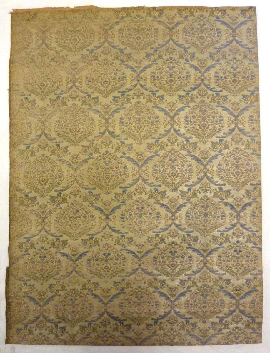 Silk panel — تصویر رکورد موزهٔ ویکتوریا و آلبرت