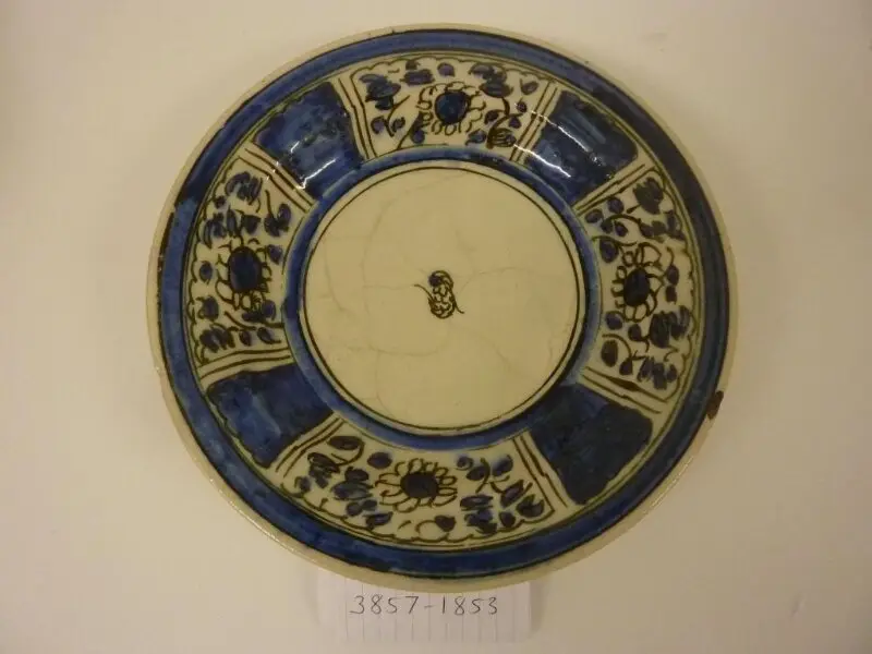 Plate — تصویر رکورد موزهٔ ویکتوریا و آلبرت