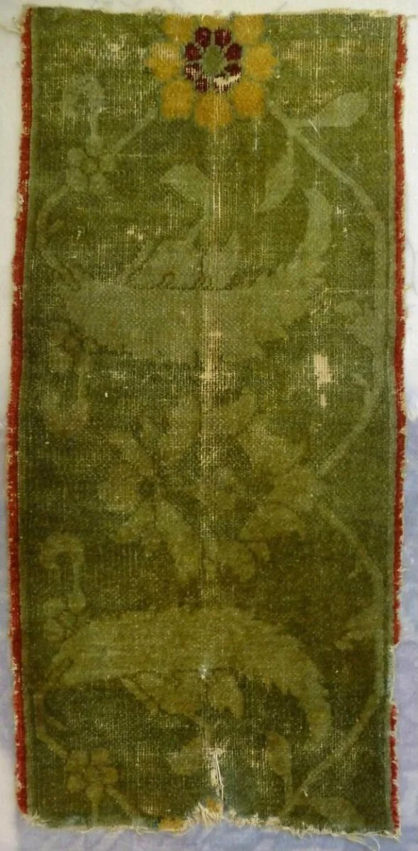 Carpet border fragment — تصویر رکورد موزهٔ ویکتوریا و آلبرت