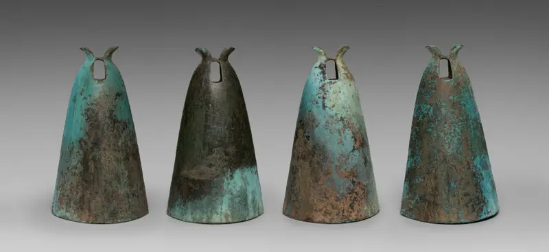 Set of Bells with Diamond-Shaped Insignia — تصویر رکورد موزهٔ هنر کلیولند (دسترسی آزاد)