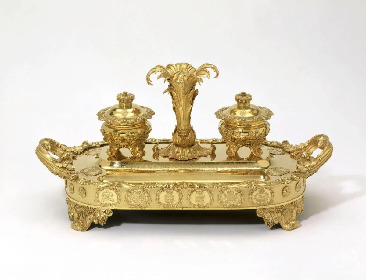 The Castlereagh Inkstand — تصویر رکورد موزهٔ ویکتوریا و آلبرت