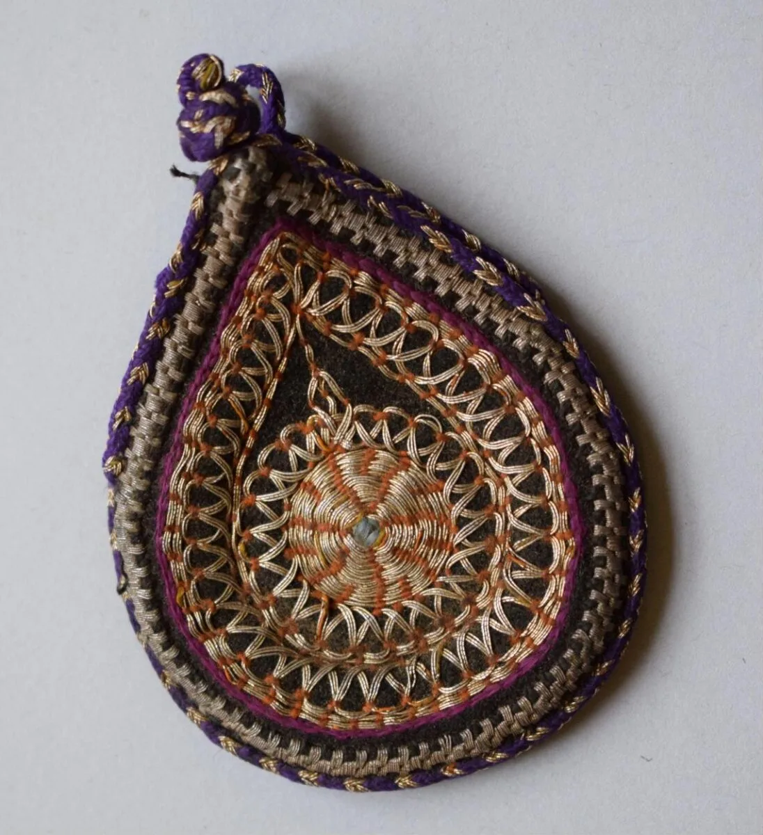 Purse — تصویر رکورد موزهٔ ویکتوریا و آلبرت