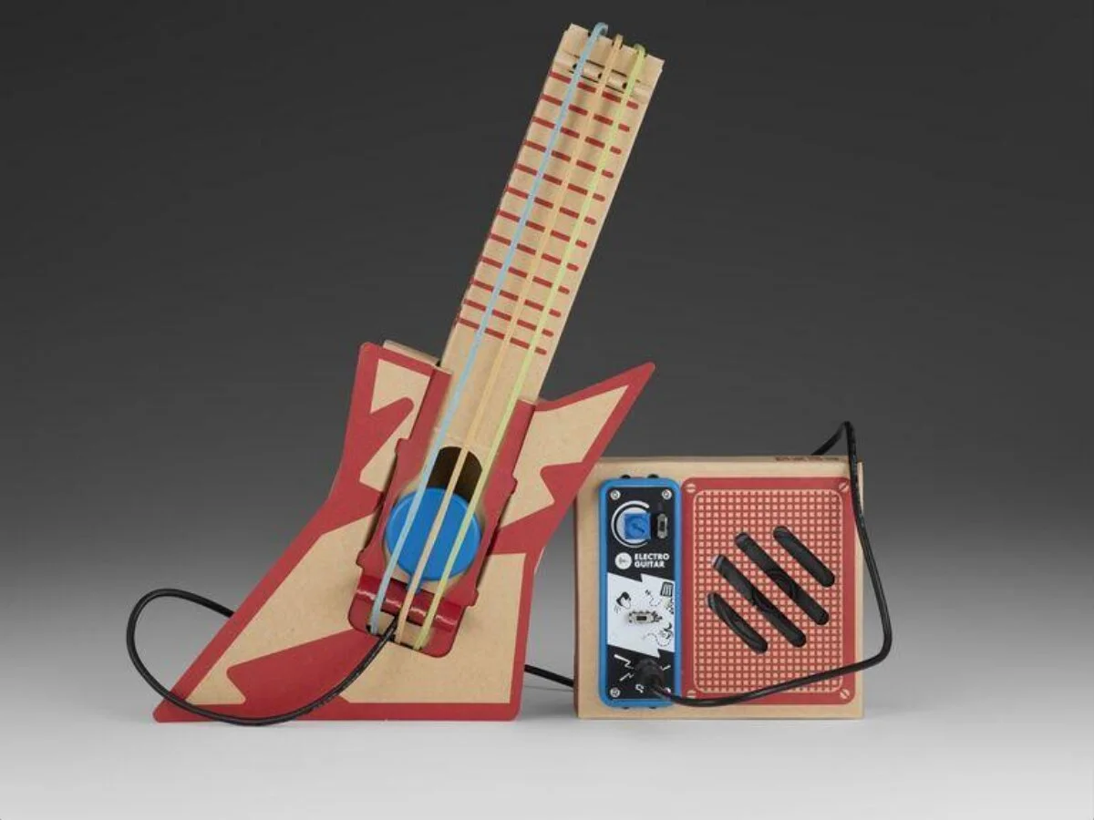Electro Guitar Kit — تصویر رکورد موزهٔ ویکتوریا و آلبرت