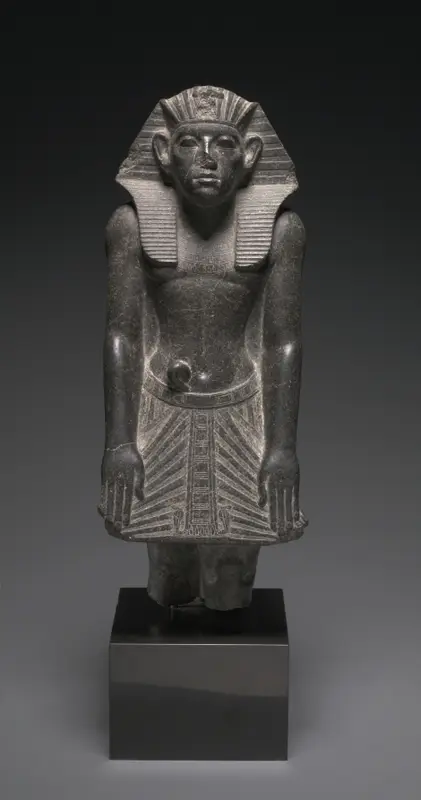 Statue of Amenemhat III — تصویر رکورد موزهٔ هنر کلیولند (دسترسی آزاد)