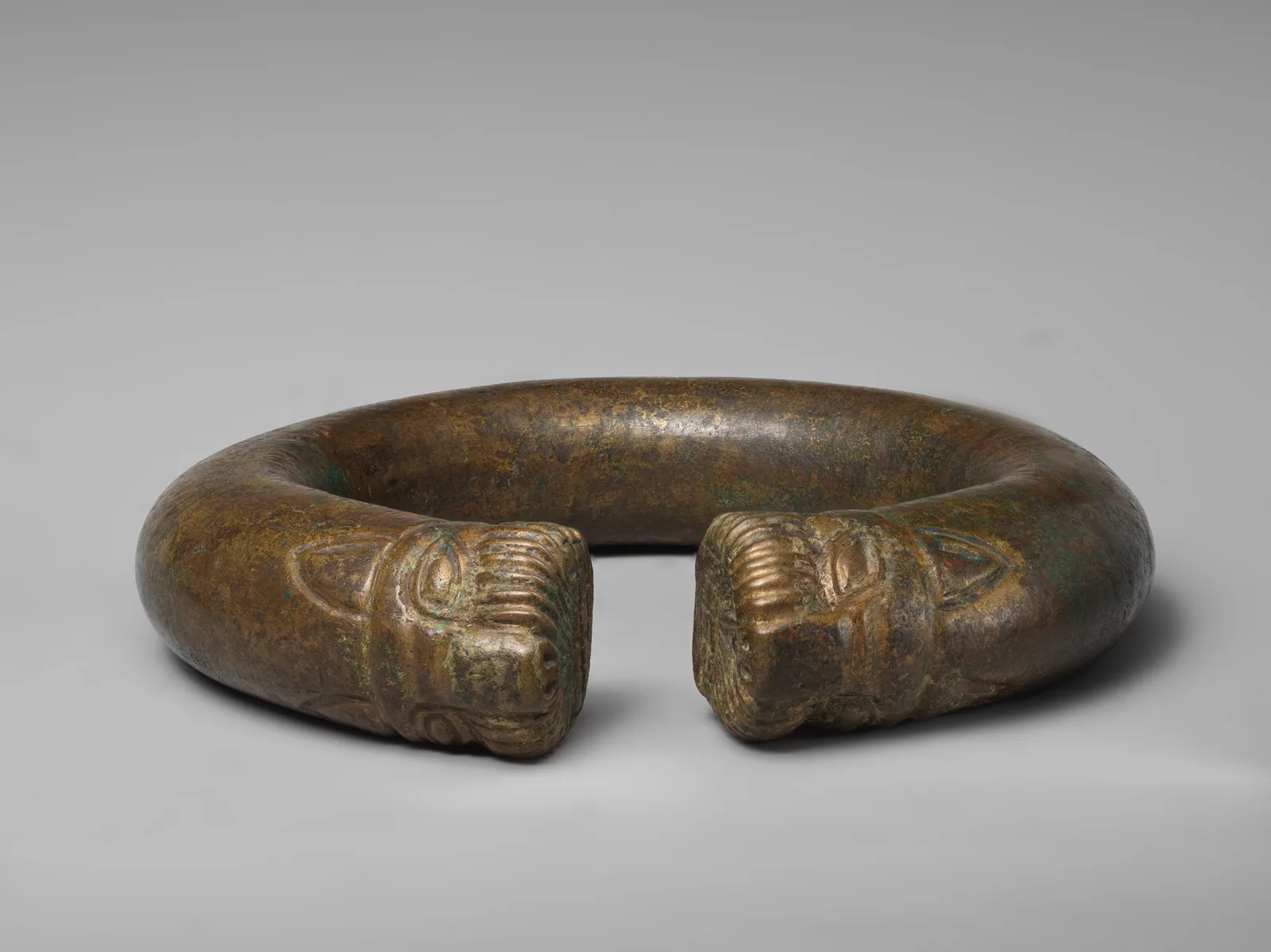 Bracelet or anklet with lions — تصویر رکورد موزهٔ متروپولیتن (دسترسی آزاد)