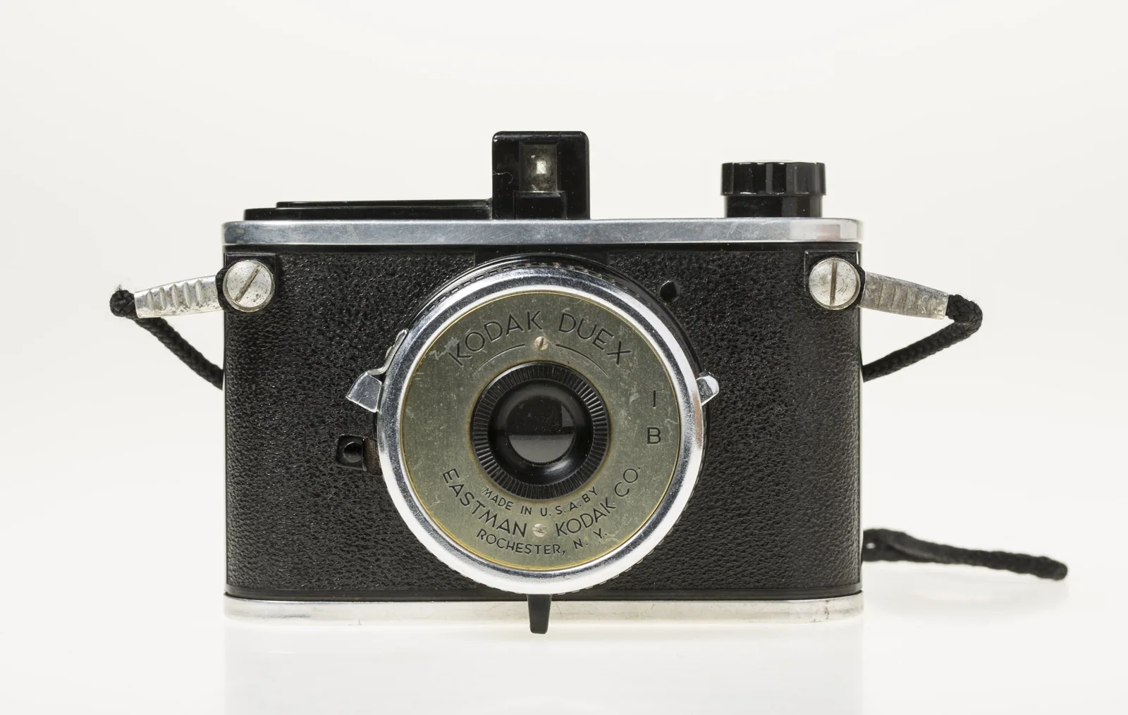 دوربین - Eastman Kodak Co.، مدل 'Kodak Duex'، ایالات متحده آمریکا، ۱۹۴۰-۱۹۴۲ — عکس رکورد موزههای ویکتوریا (استرالیا)