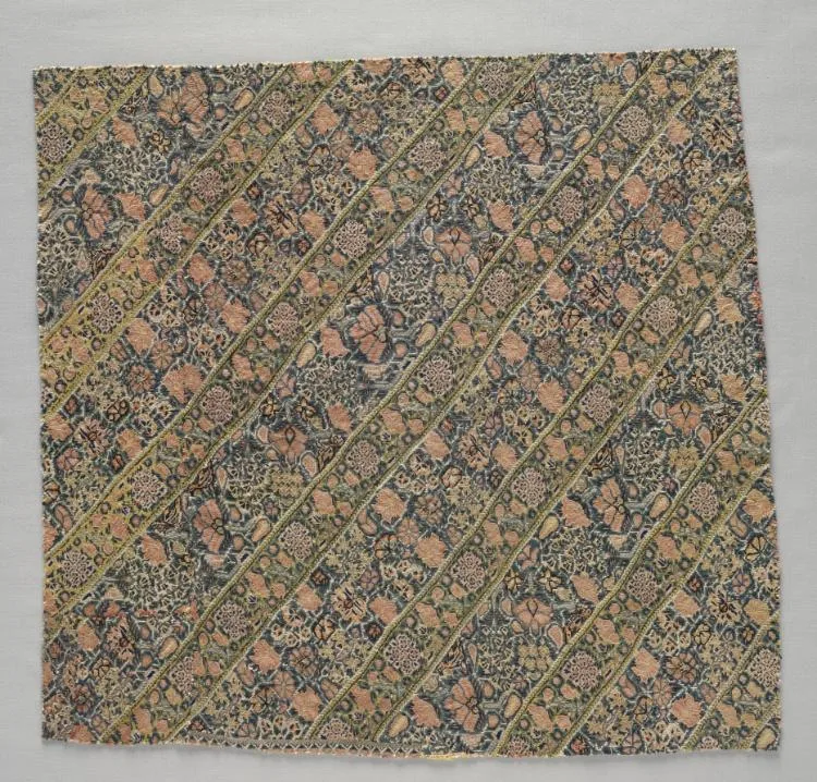 Fragment of a "Nakshe" (Woman's Trousering) — تصویر رکورد موزهٔ هنر کلیولند (دسترسی آزاد)