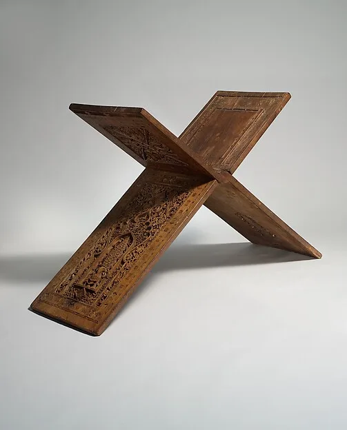 Stand for a Qur'an Manuscript — تصویر رکورد موزهٔ متروپولیتن (دسترسی آزاد)