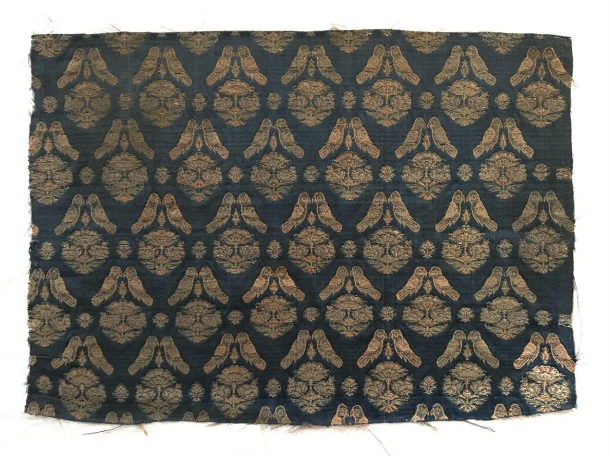 Brocaded silk panel — تصویر رکورد موزهٔ ویکتوریا و آلبرت