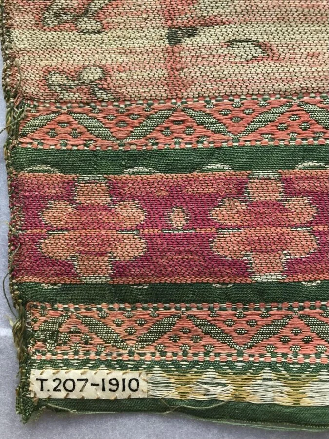 نمای تکمیلیِ همان اثر — شمارهٔ اموال T.207-1910