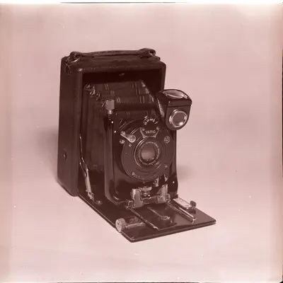 Folding camera for photographic plates of “Zeca” — تصویر رکورد یوروپیانا