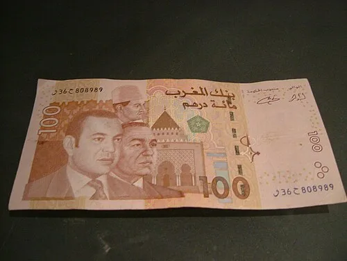 روی اسکناس — 100 dirhams مراکش