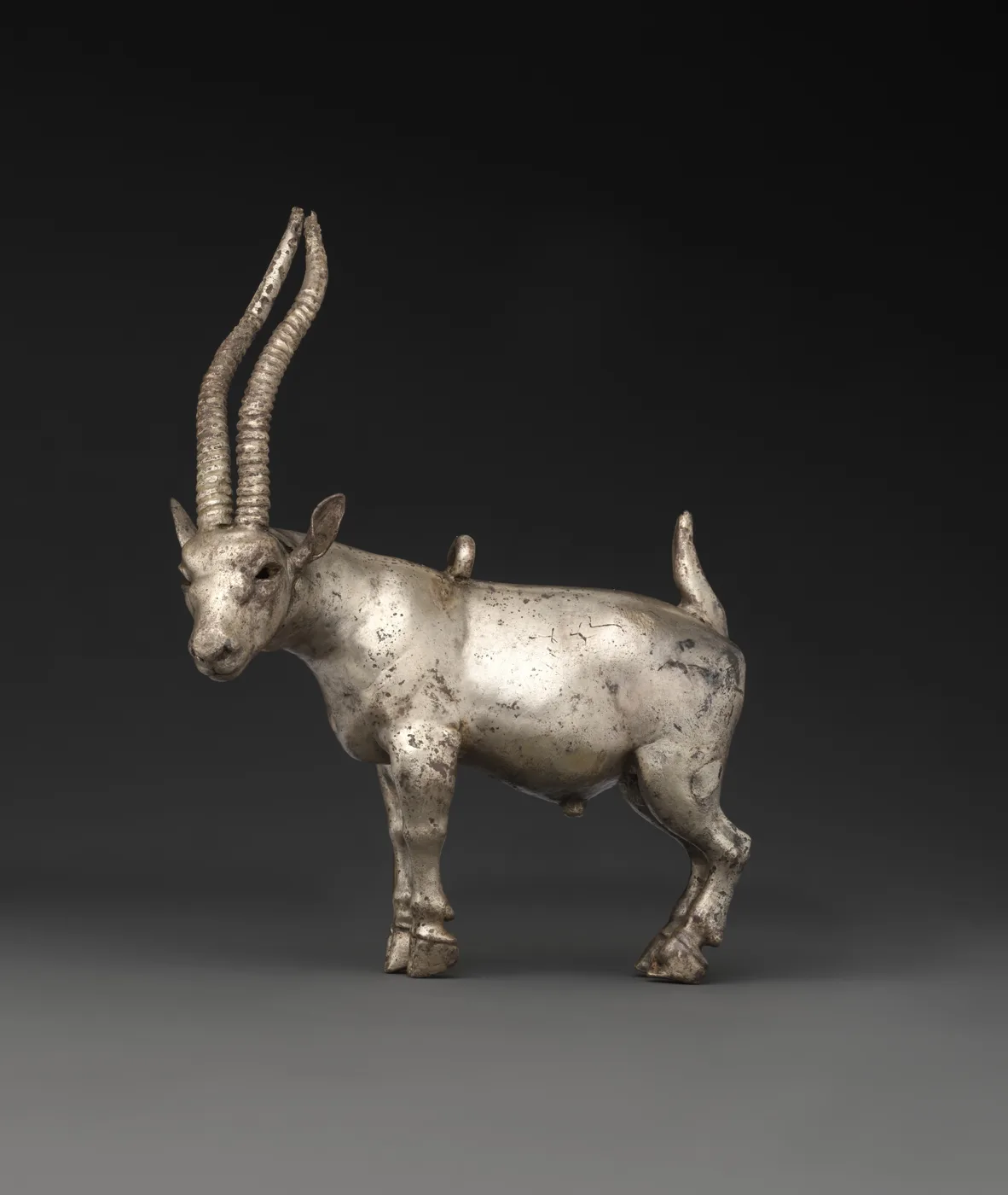 Antelope pendant — تصویر رکورد موزهٔ متروپولیتن (دسترسی آزاد)