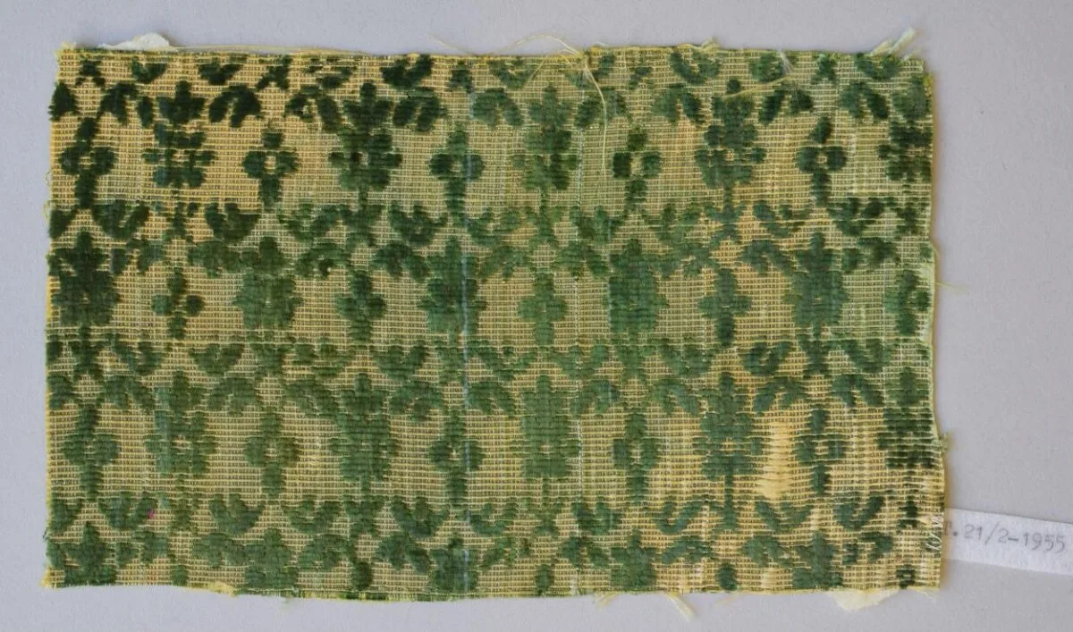 Textile — تصویر رکورد موزهٔ ویکتوریا و آلبرت — شمارهٔ رکورد T.21:2-1955