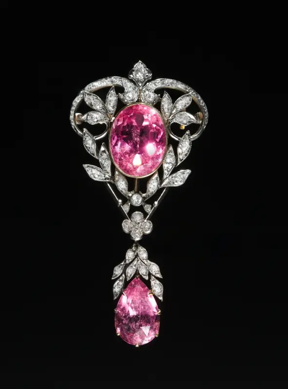 Pendant Brooch — تصویر رکورد موزهٔ هنر کلیولند (دسترسی آزاد)