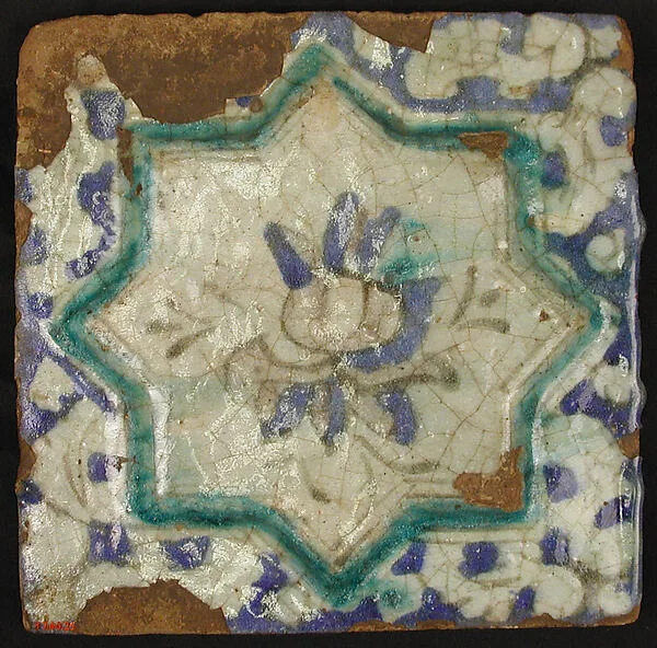 Square Tile — تصویر رکورد موزهٔ متروپولیتن (دسترسی آزاد)