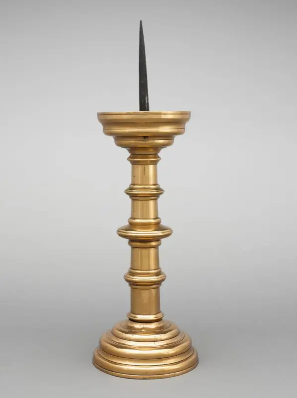 Pricket Candlestick — تصویر رکورد موزهٔ هنر کلیولند (دسترسی آزاد)