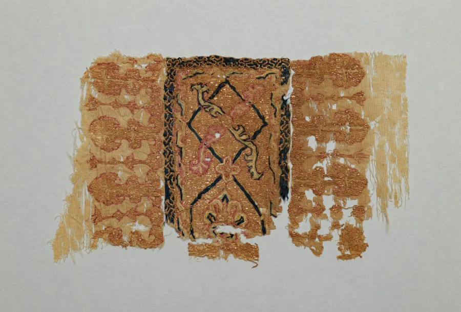 Fragment of an Embroidery — تصویر رکورد موزهٔ هنر کلیولند (دسترسی آزاد)